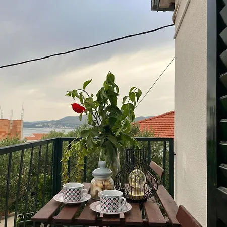 別荘 House With A Parking Space Okrug Gornji, Ciovo - 23416 トロギール